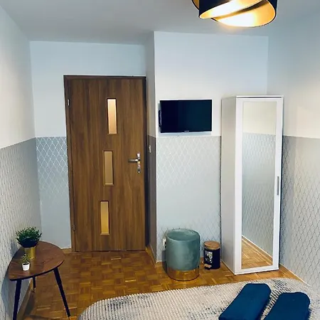 Clicktheflat Solidarnosci Center אכסניה ורשה