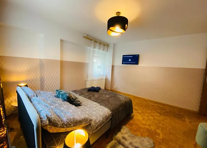 Clicktheflat Solidarności Center * Warszawa