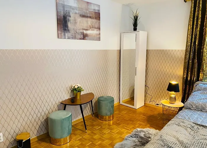 Hostel Clicktheflat Solidarności Center